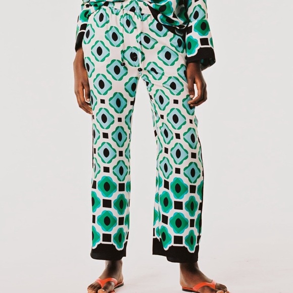 Zara IG Favorite Satin Style Pull on pants - Picture 2 of 7